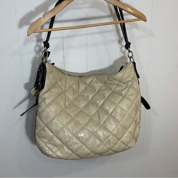 GUESS Large Cream And Black Quilted Satchel - Picture 3 of 14